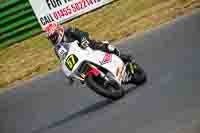 Vintage-motorcycle-club;eventdigitalimages;mallory-park;mallory-park-trackday-photographs;no-limits-trackdays;peter-wileman-photography;trackday-digital-images;trackday-photos;vmcc-festival-1000-bikes-photographs